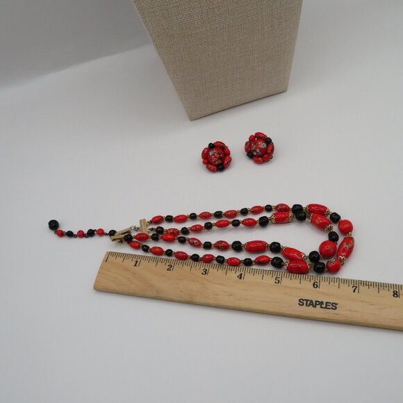 Vintage Red and Black Beaded Necklace and Clip On Earrings Set - Picture 13 of 14
